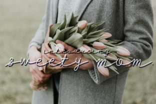 Sweety Mom Font for Elegant Branding